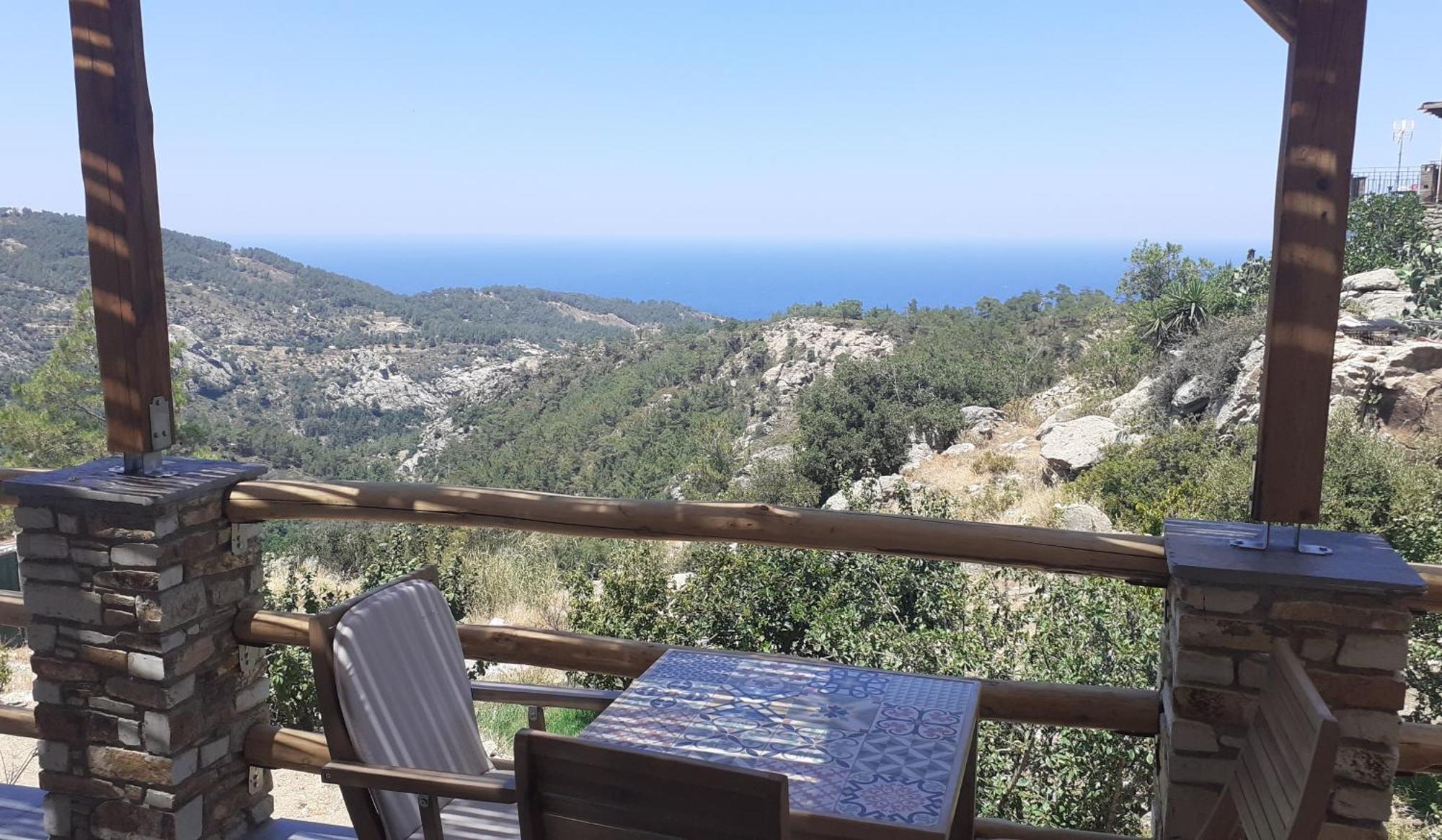 Monopati Eco Villa Raches (Ikaria)